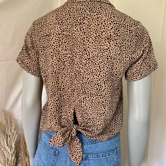 BRAND NEW! Animal dot lightweight button crop top - Picture 5 of 8